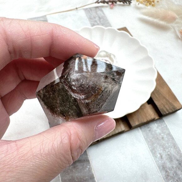 Extra Small Garden Quartz Polished Point - Picture 8 of 10